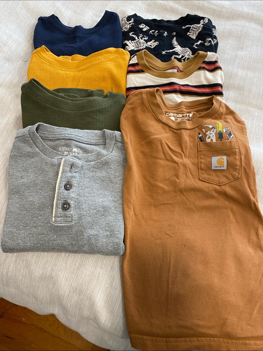 Lot of long sleeves. 4 thermals and 3 cotton shirts with pattern/pics